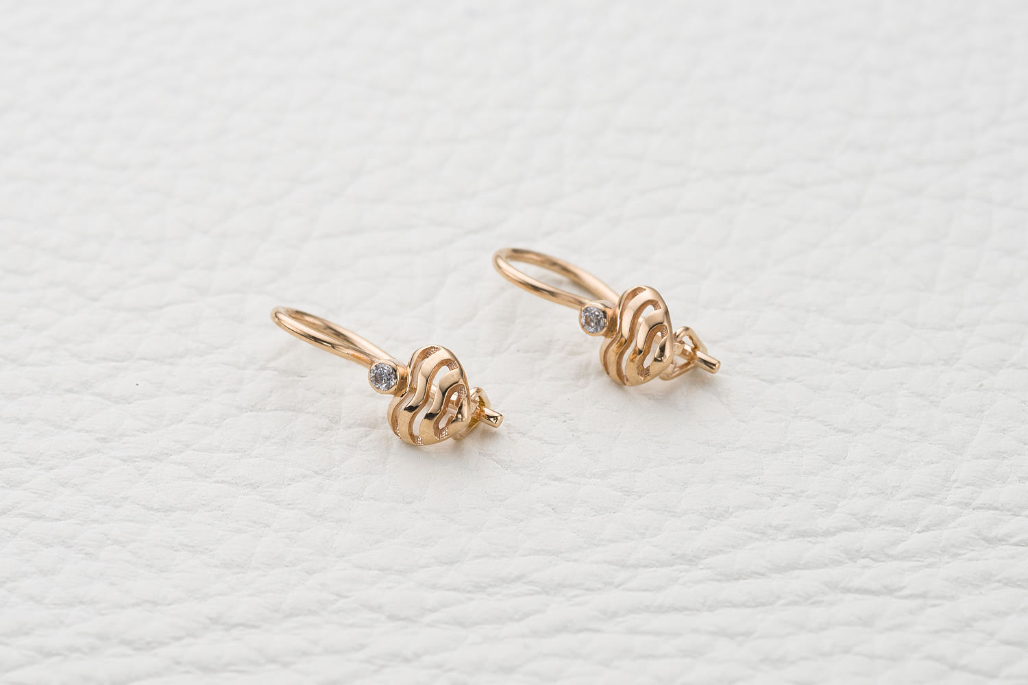 

Детские серьги с 2 фианитами из красного золота