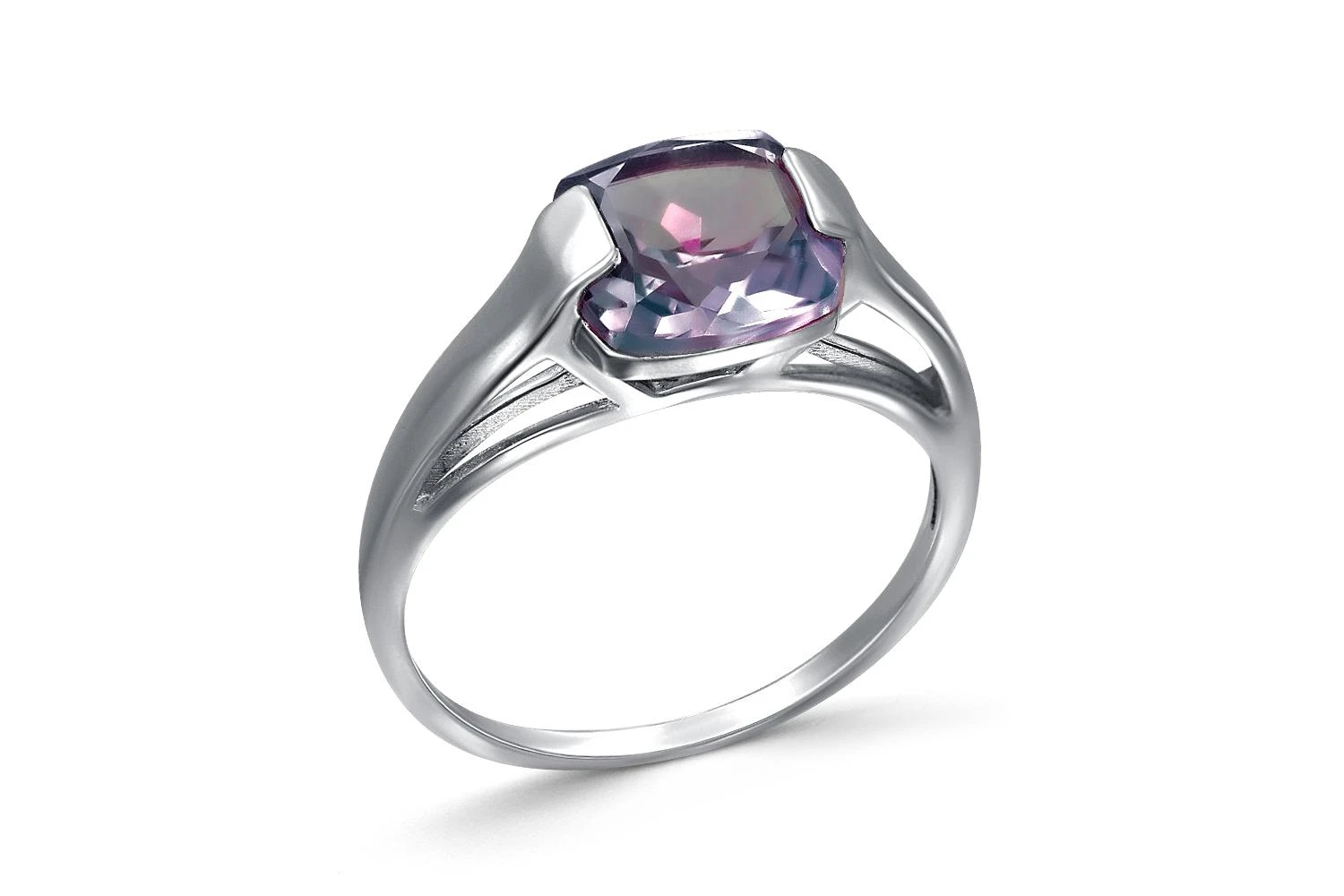 Кольцо из белого золота с александритом