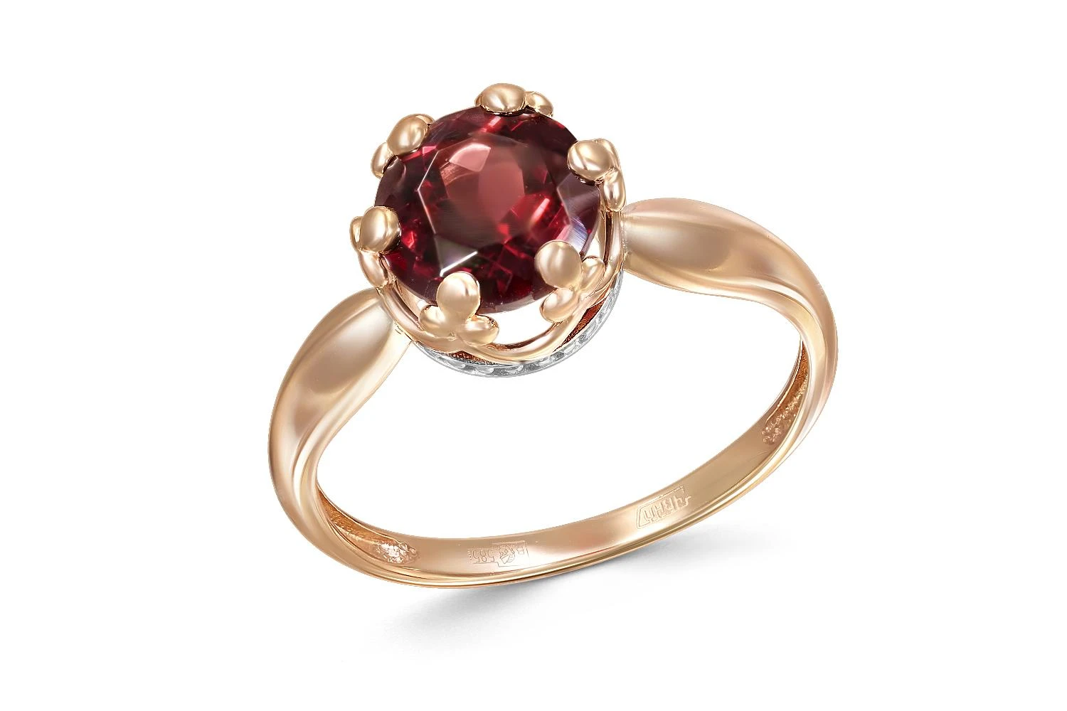 Кольцо из красного золота с гранатом