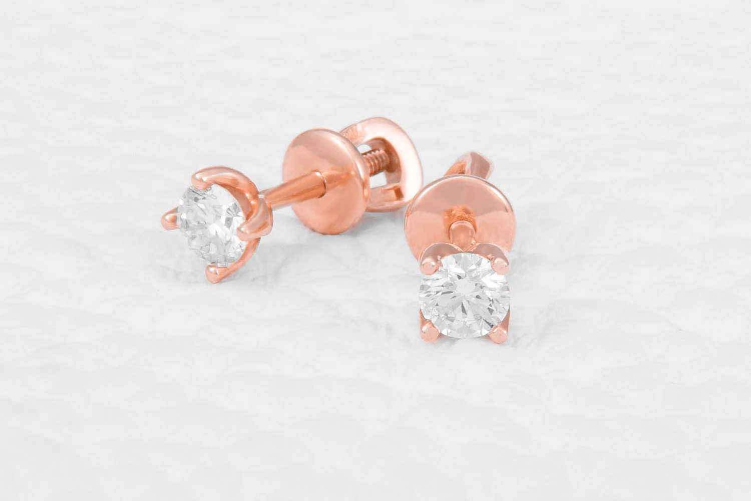 Серьги-пусеты из красного золота с 2 бриллиантами