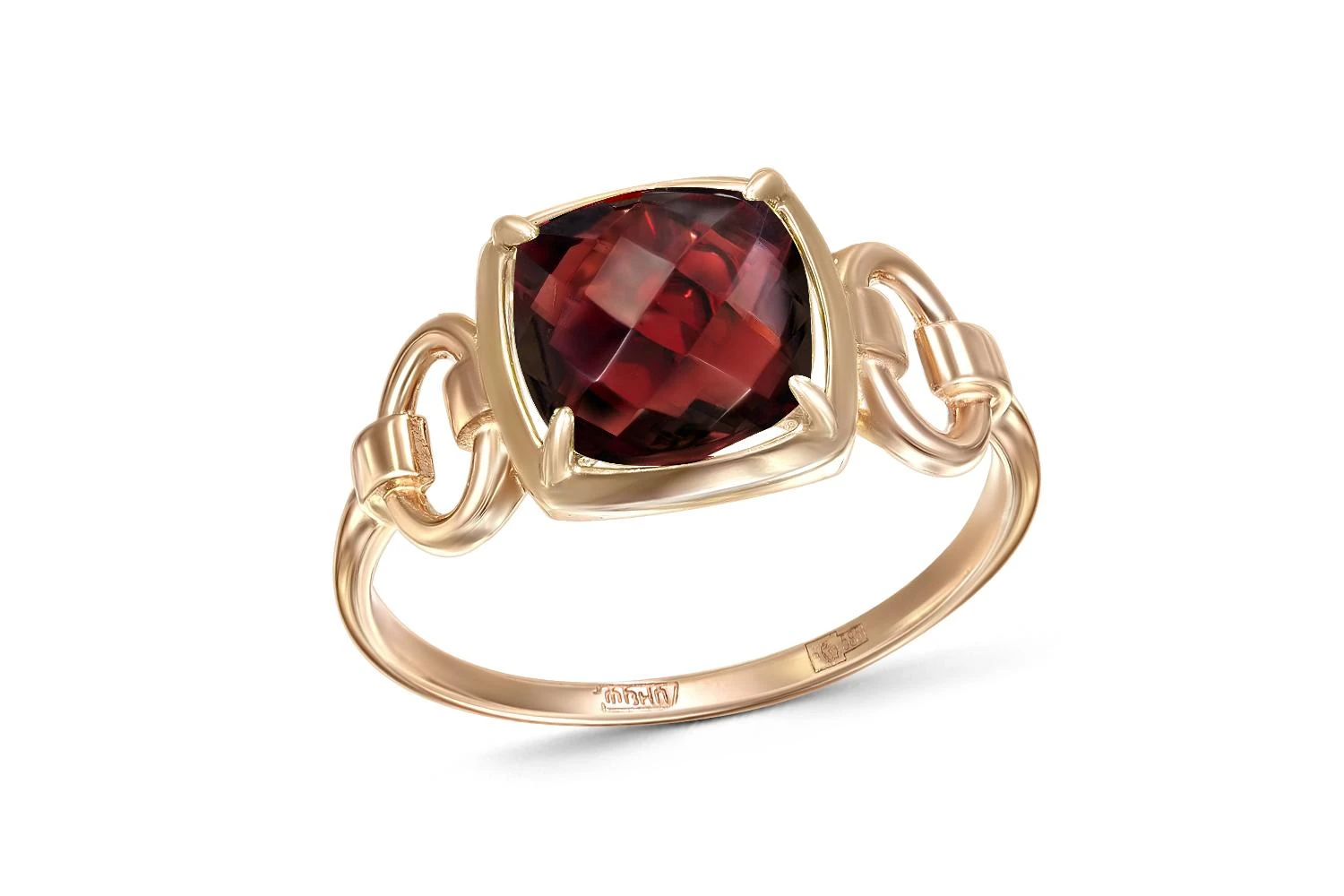 Кольцо из красного золота с гранатом