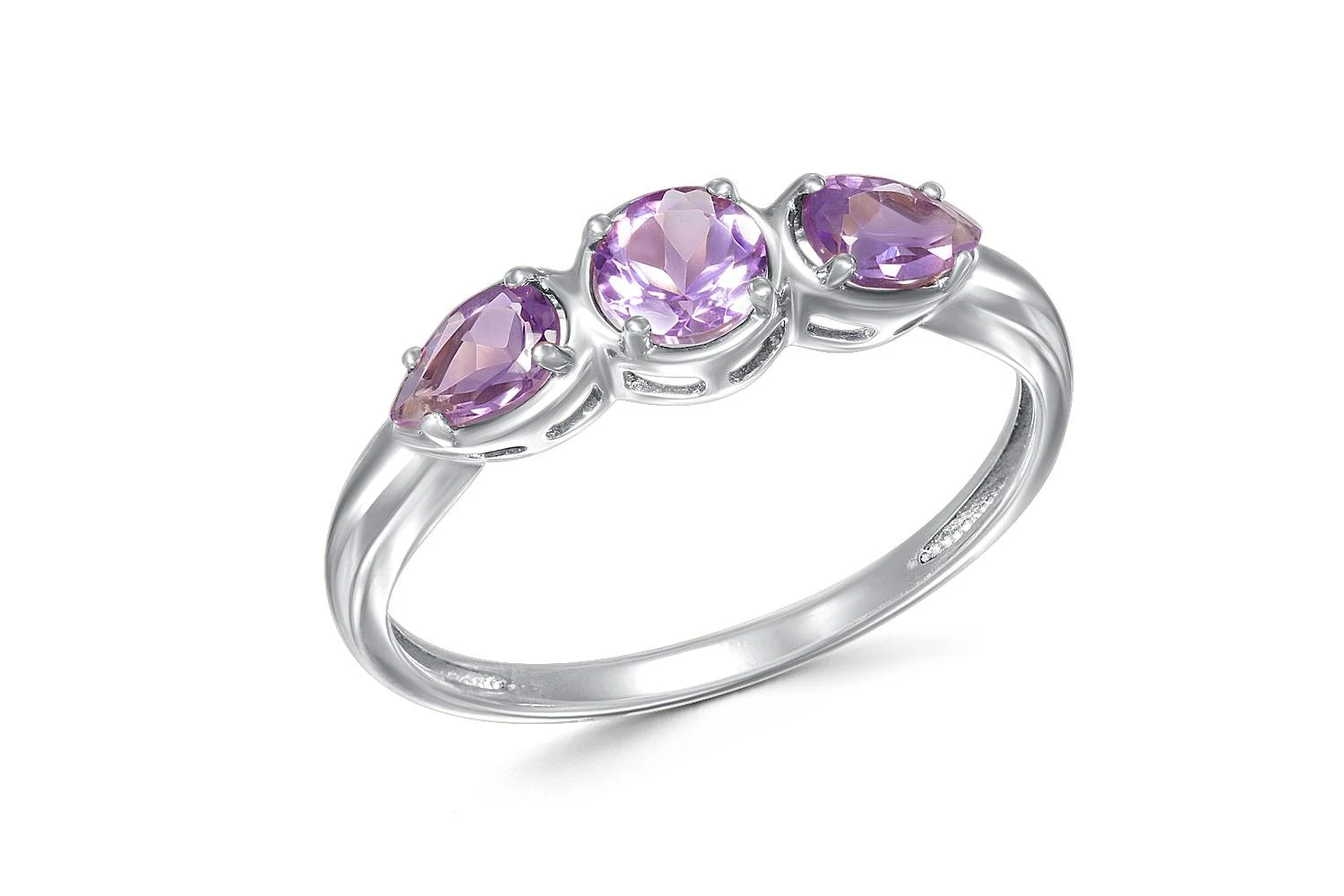 Кольцо из белого золота с 3 аметистами
