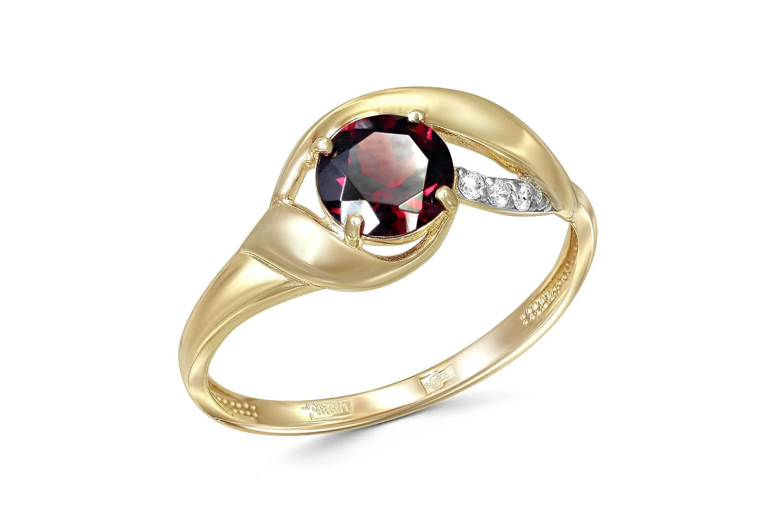 Кольцо из жёлтого золота с гранатом и 3 фианитами