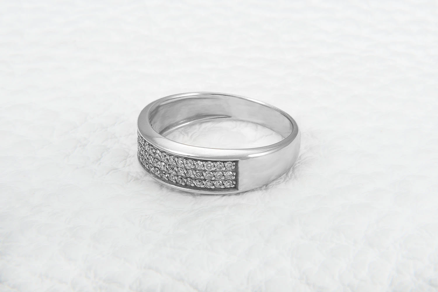 Кольцо Дорожка из белого золота с 54 бриллиантами