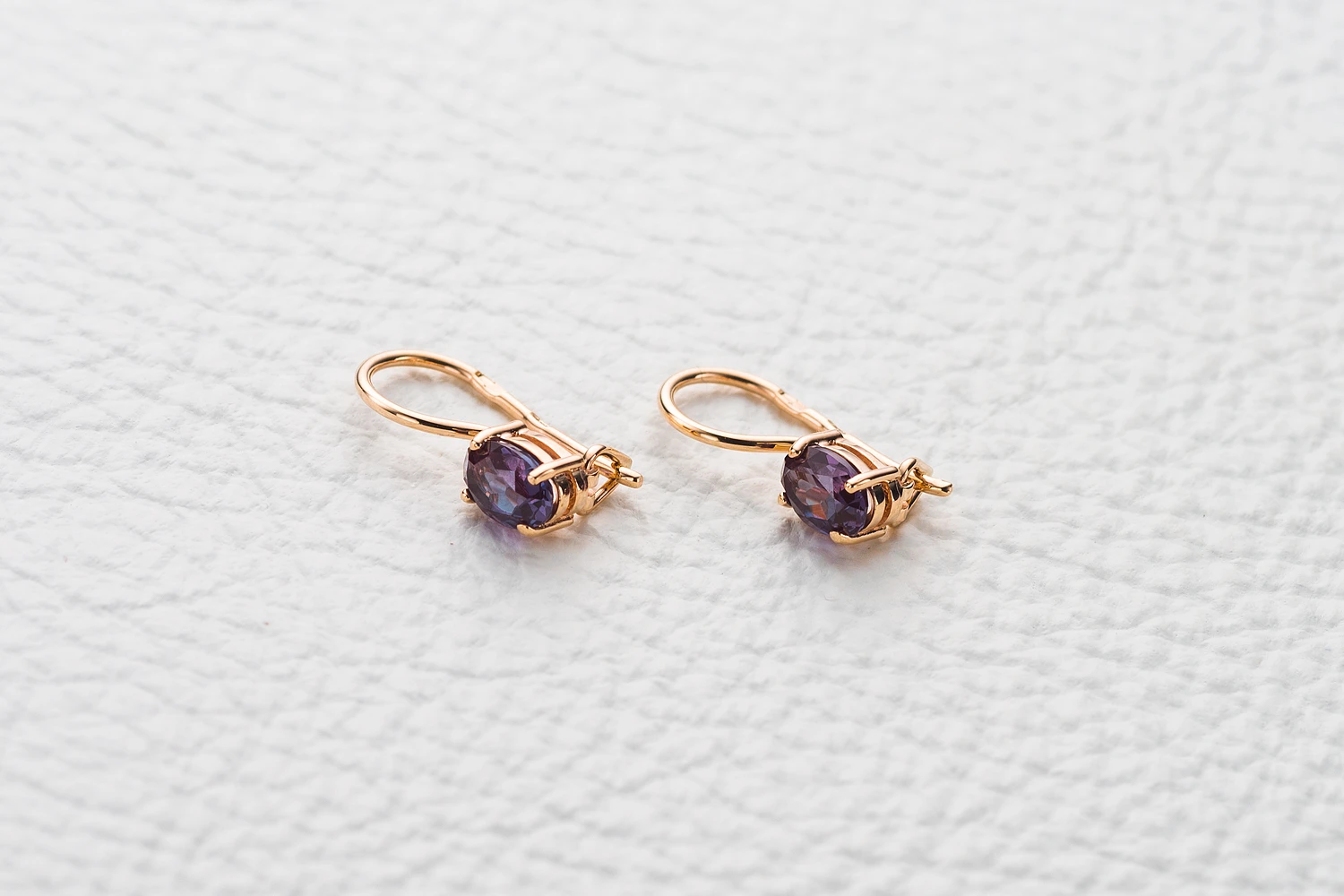 Детские серьги из красного золота с 2 александритами