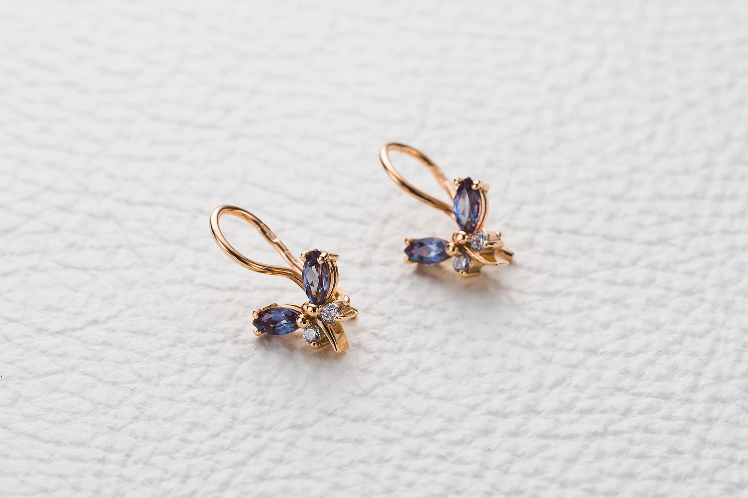 Детские серьги Бабочки из красного золота с 4 александритами и 4 фианитами