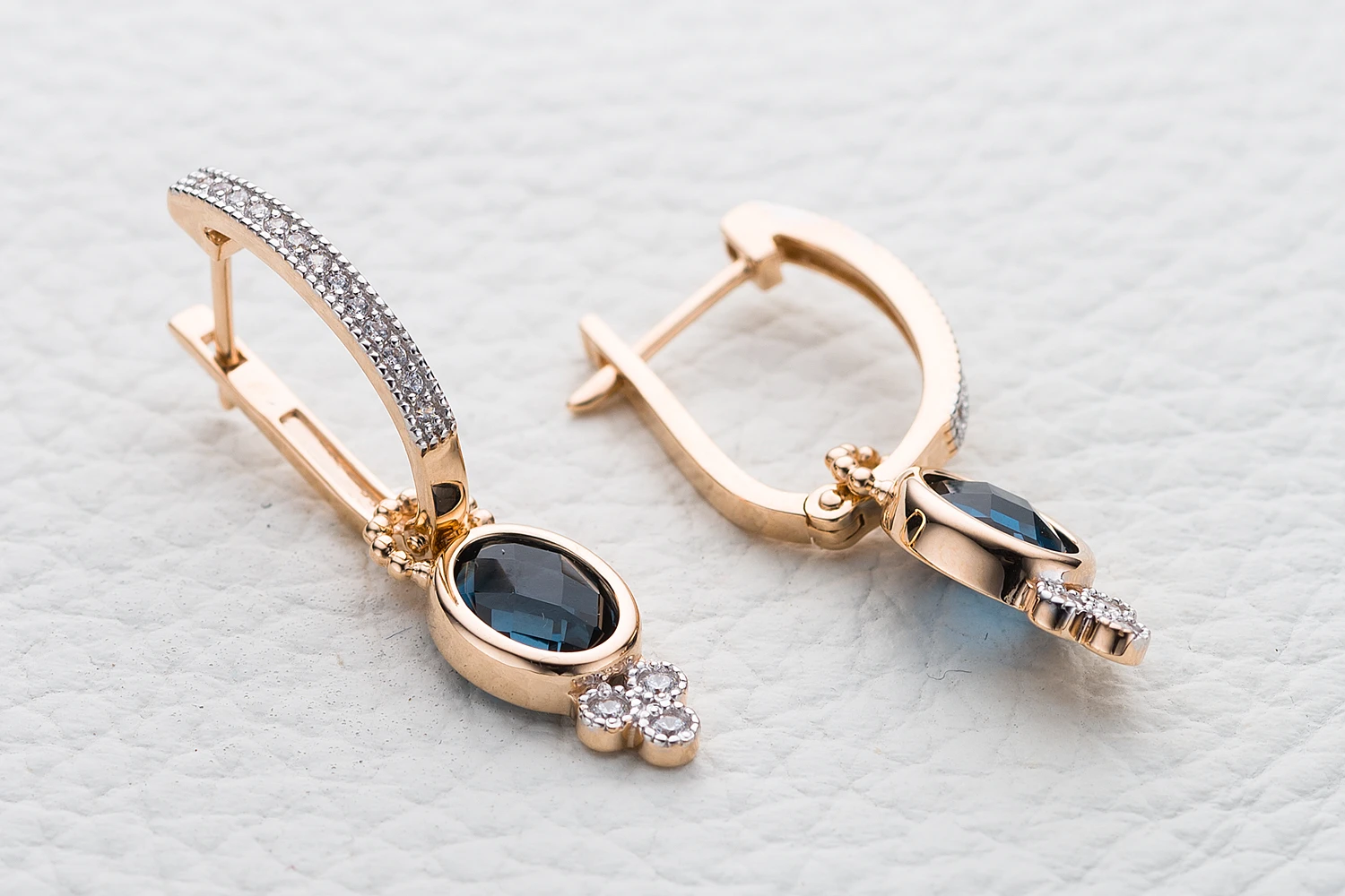 Серьги-трансформеры из красного золота с 2 топазами лондон и 32 фианитами
