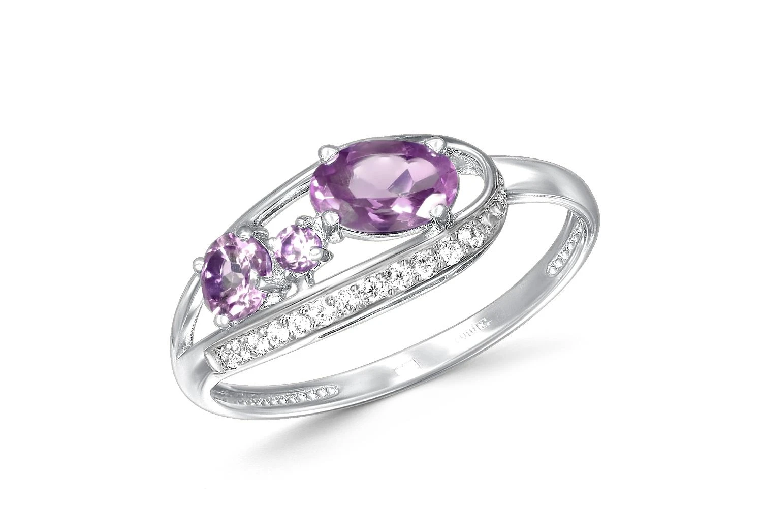Кольцо из белого золота с 3 аметистами и 12 фианитами