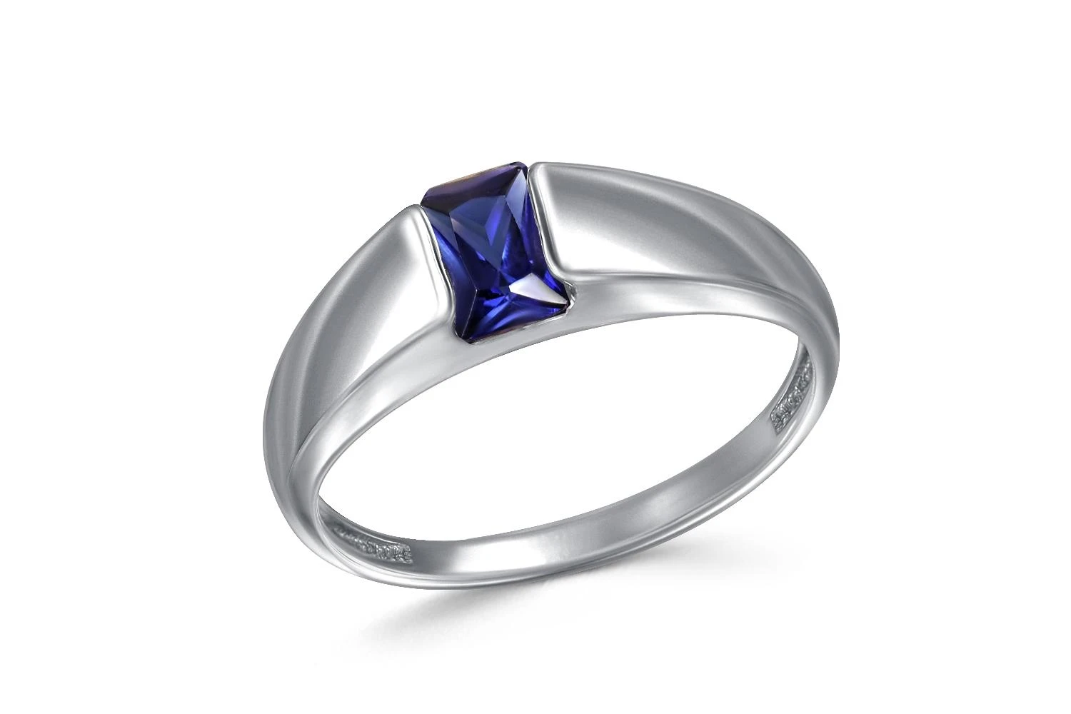 Кольцо из белого золота с сапфиром