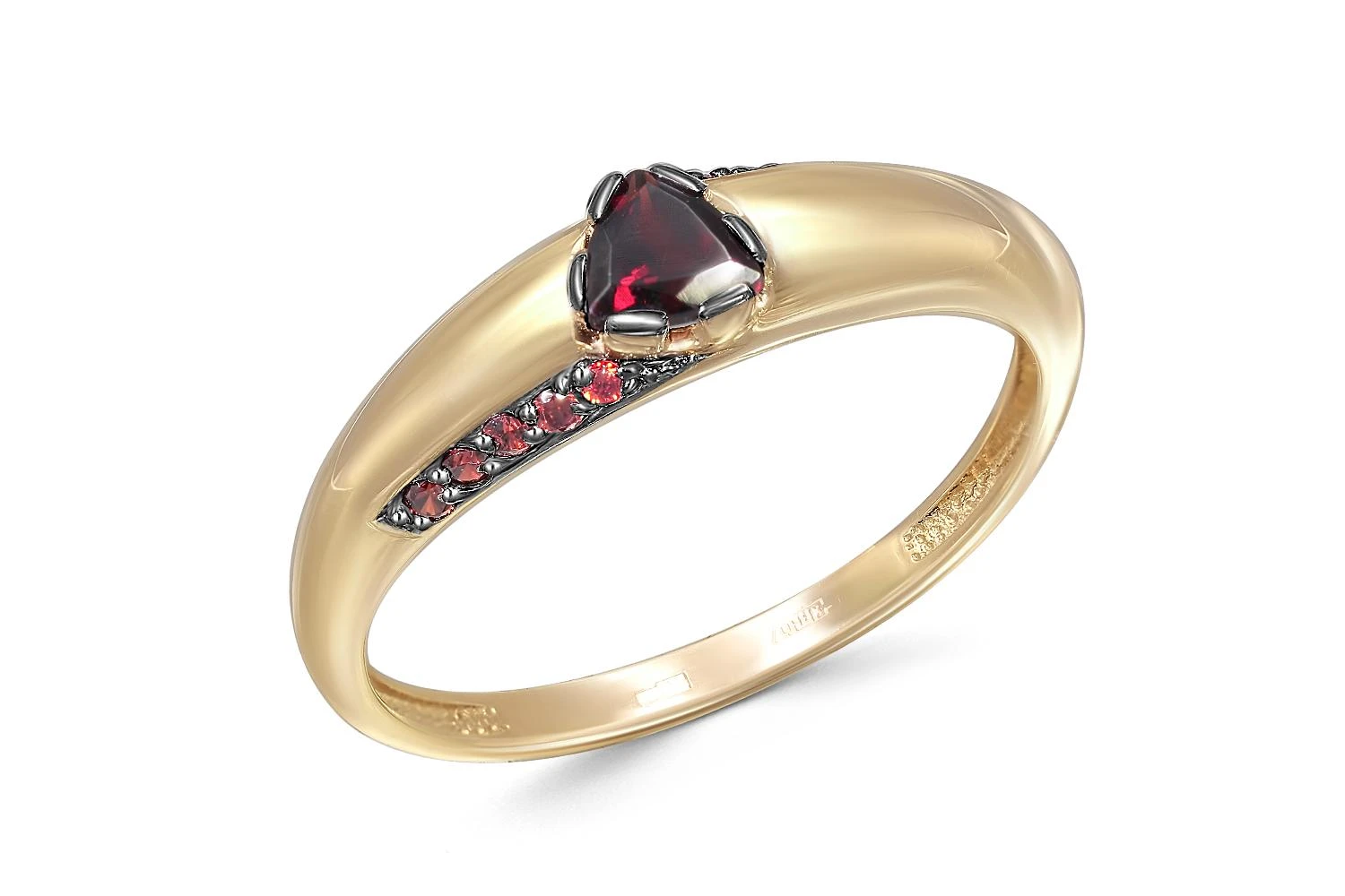 Кольцо из жёлтого золота с гранатом и 10 фианитами