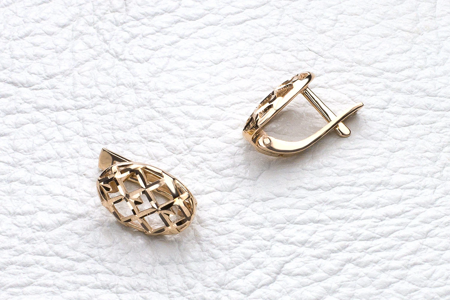 Серьги из красного золота без вставок