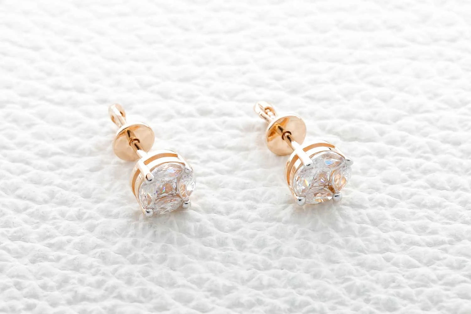 Серьги-пусеты из красного золота с 10 фианитами