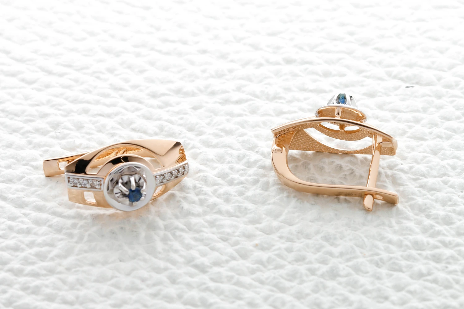 Серьги из красного золота с 2 сапфирами и 14 бриллиантами