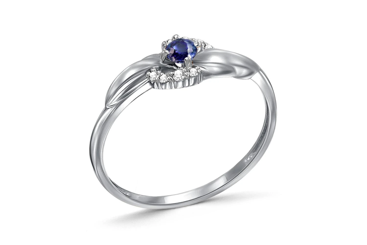 Кольцо из белого золота с корундом и 8 бриллиантами