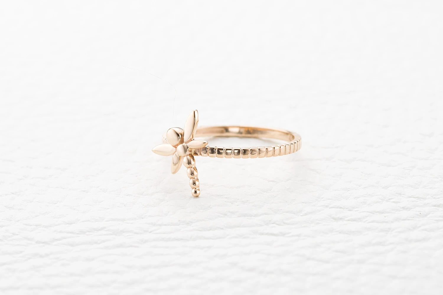Кольцо Стрекоза из красного золота без вставок
