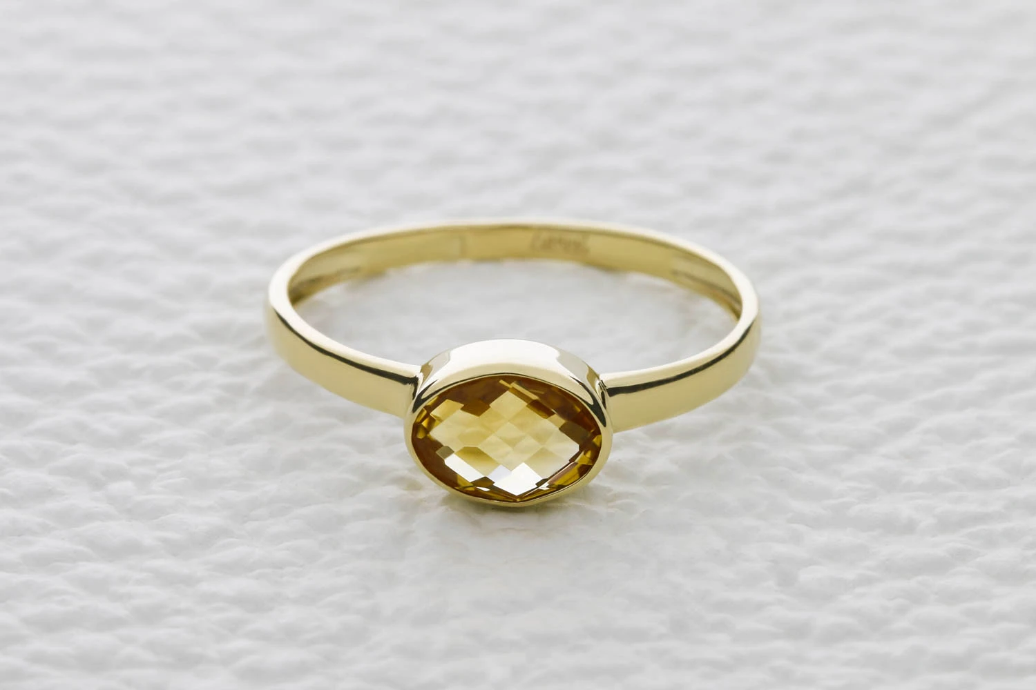 Кольцо из жёлтого золота с цитрином
