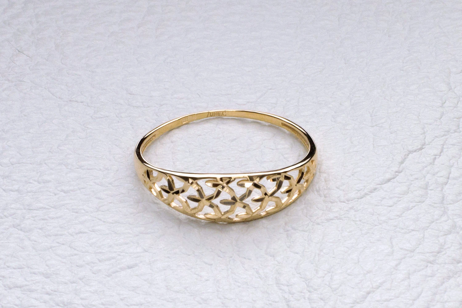 Кольцо из красного золота без вставок