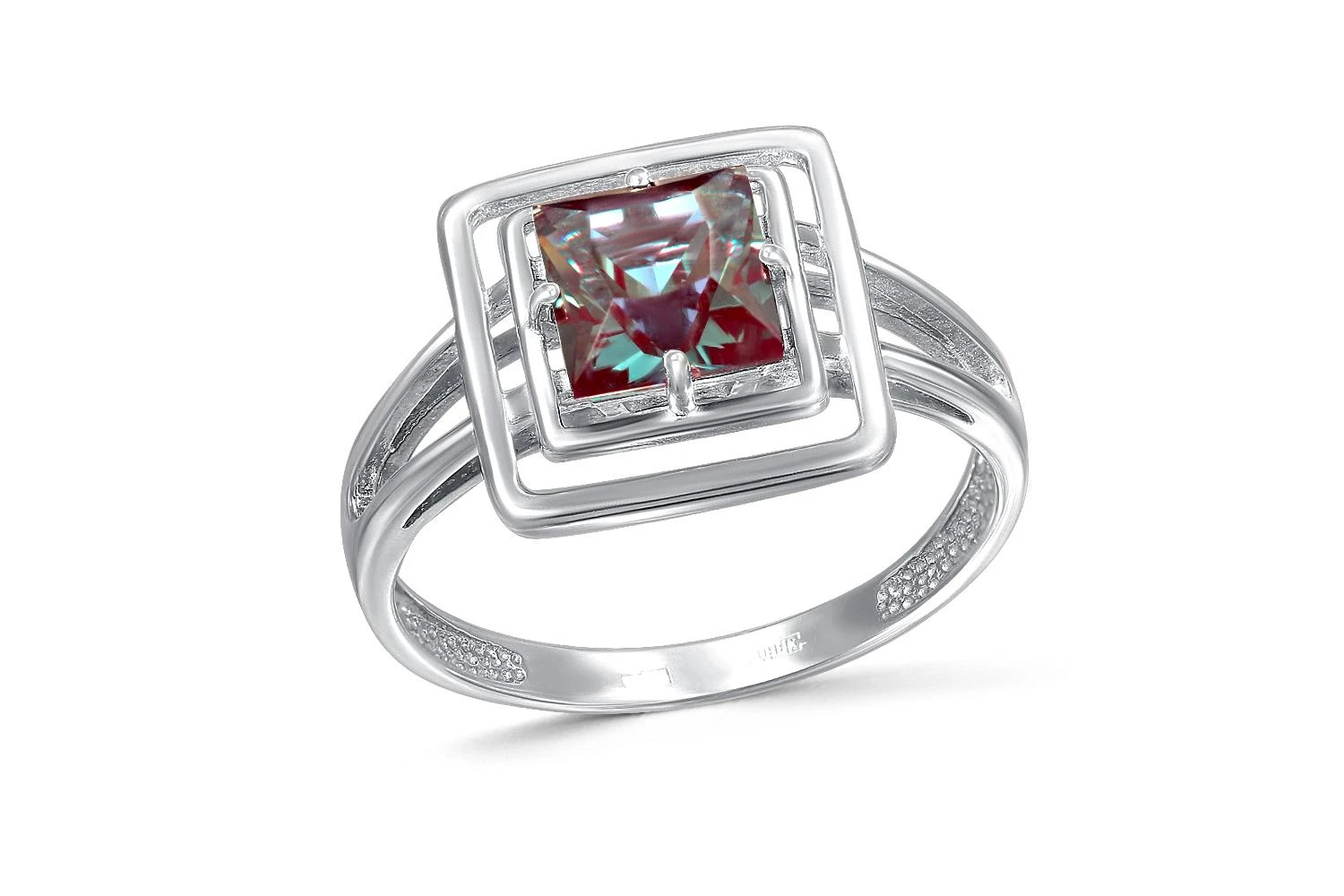 Кольцо из белого золота с александритом