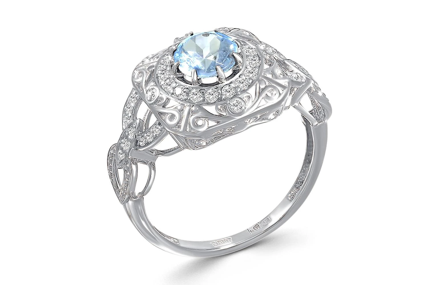 Кольцо из белого золота с топазом sky и 39 бриллиантами