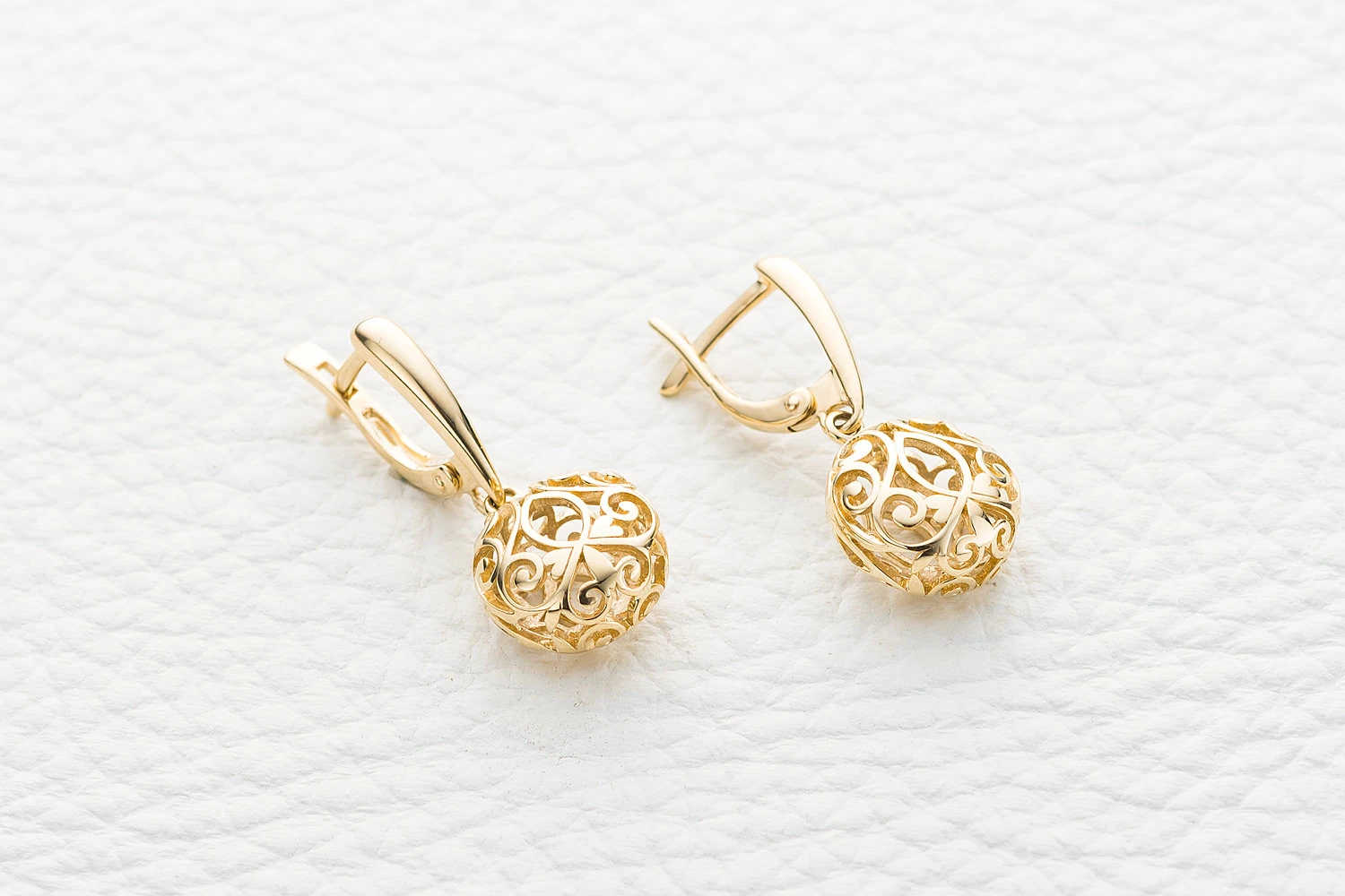 Серьги из жёлтого золота без вставок