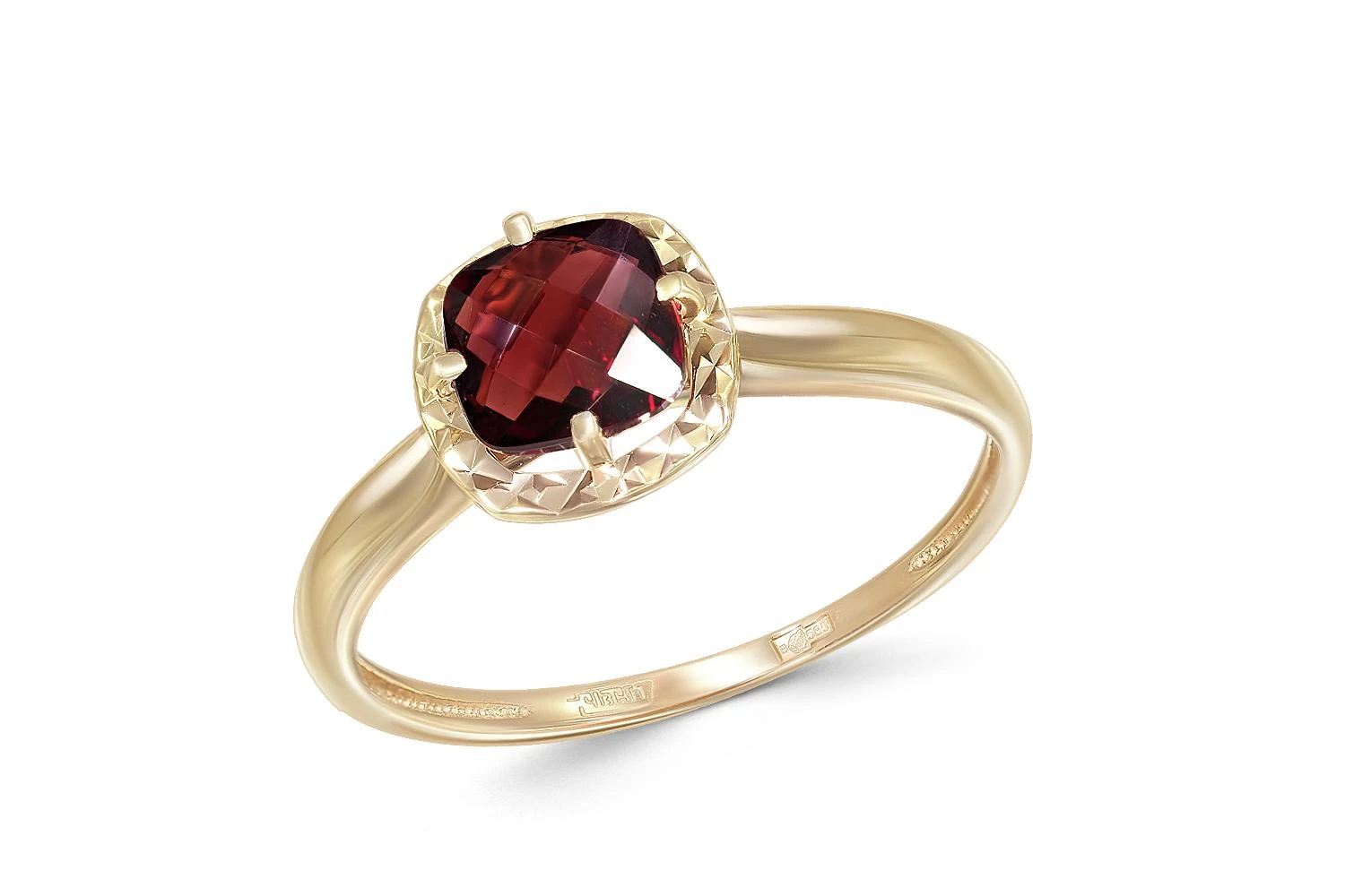 Кольцо из жёлтого золота с гранатом
