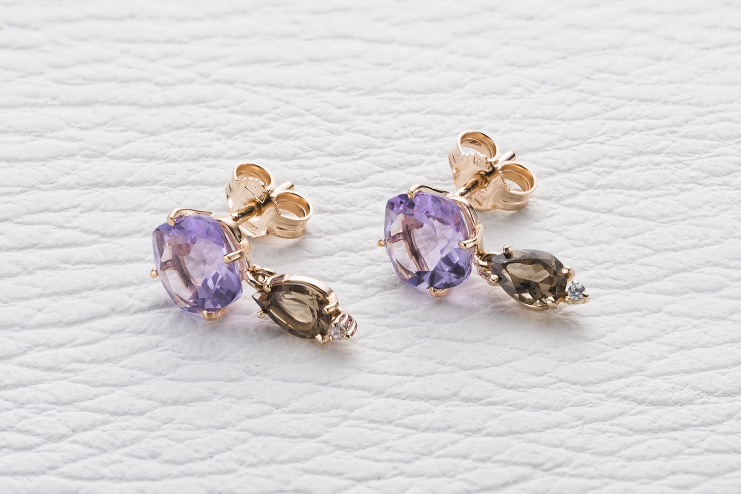 Серьги-пусеты из красного золота с аметистами, раухтопазами и фианитами