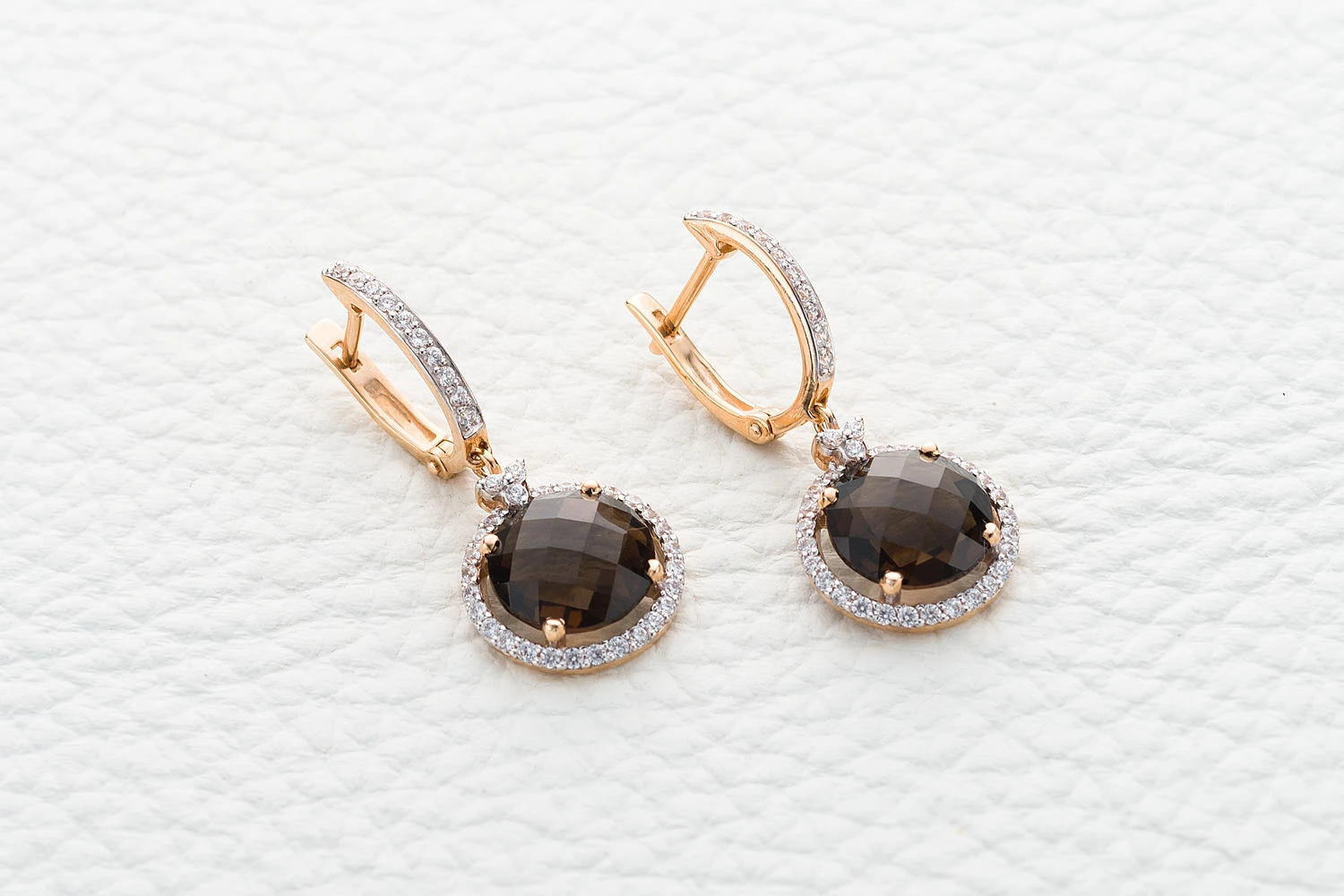 Серьги из красного золота с 2 раухтопазами и 78 фианитами