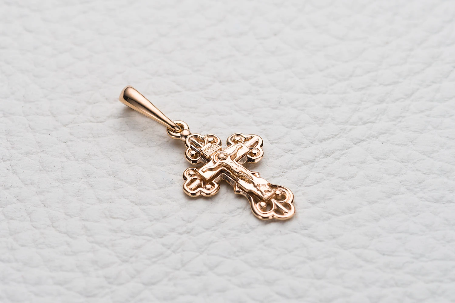 Крест из красного золота без вставок