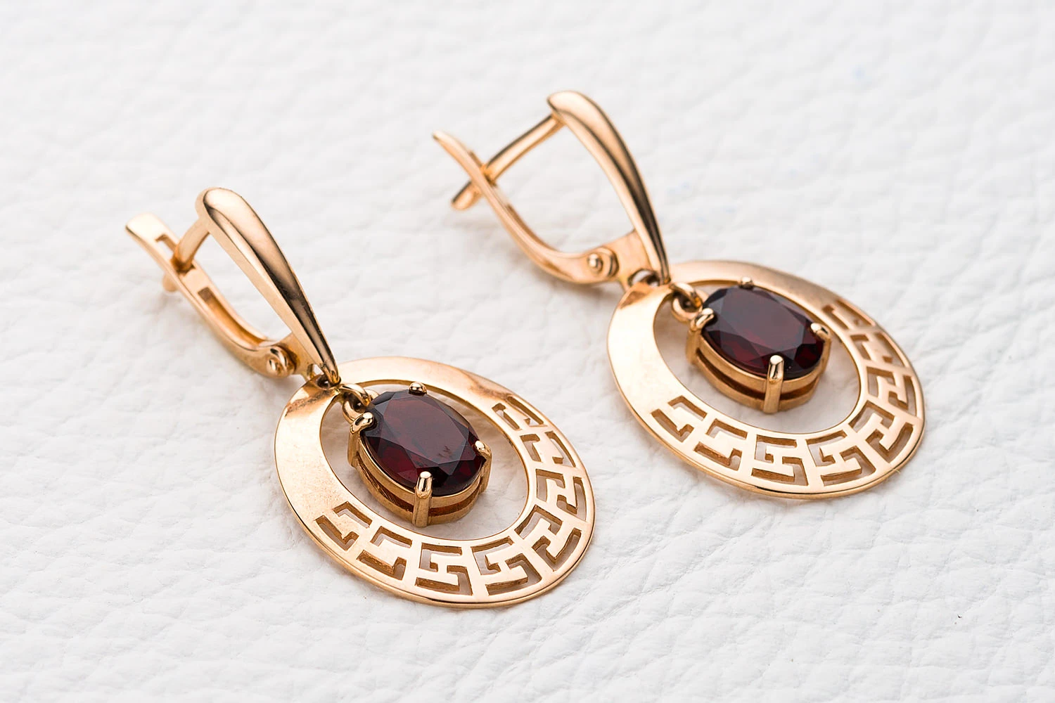 Серьги из красного золота с 2 гранатами
