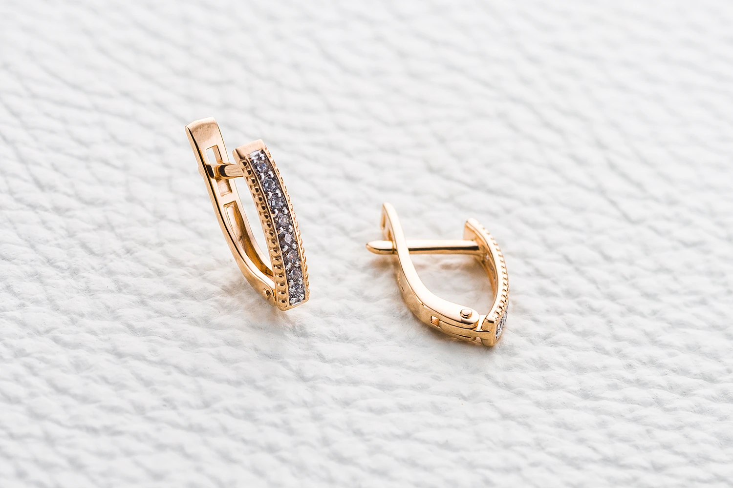 Серьги Дорожки из красного золота с 16 фианитами