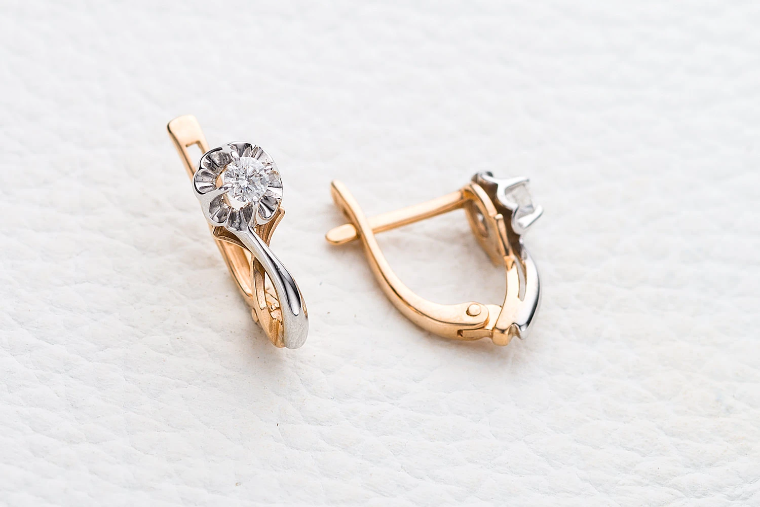 Серьги Цветы из красного золота с 2 бриллиантами