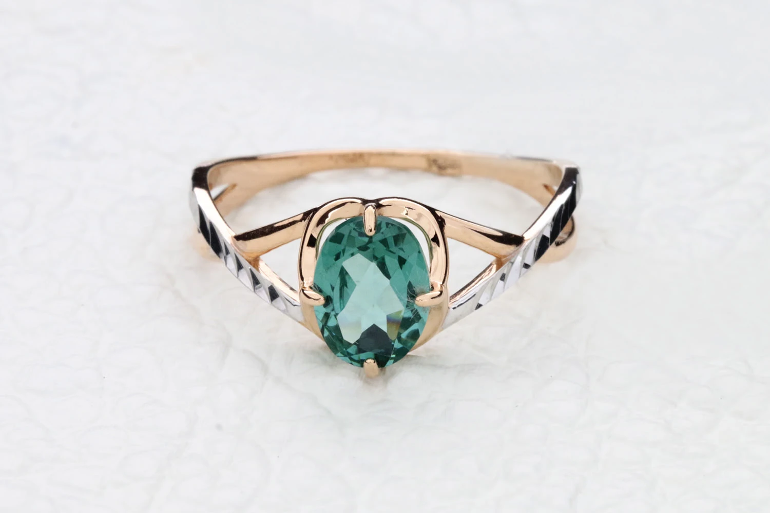 Кольцо из красного золота с ситаллом