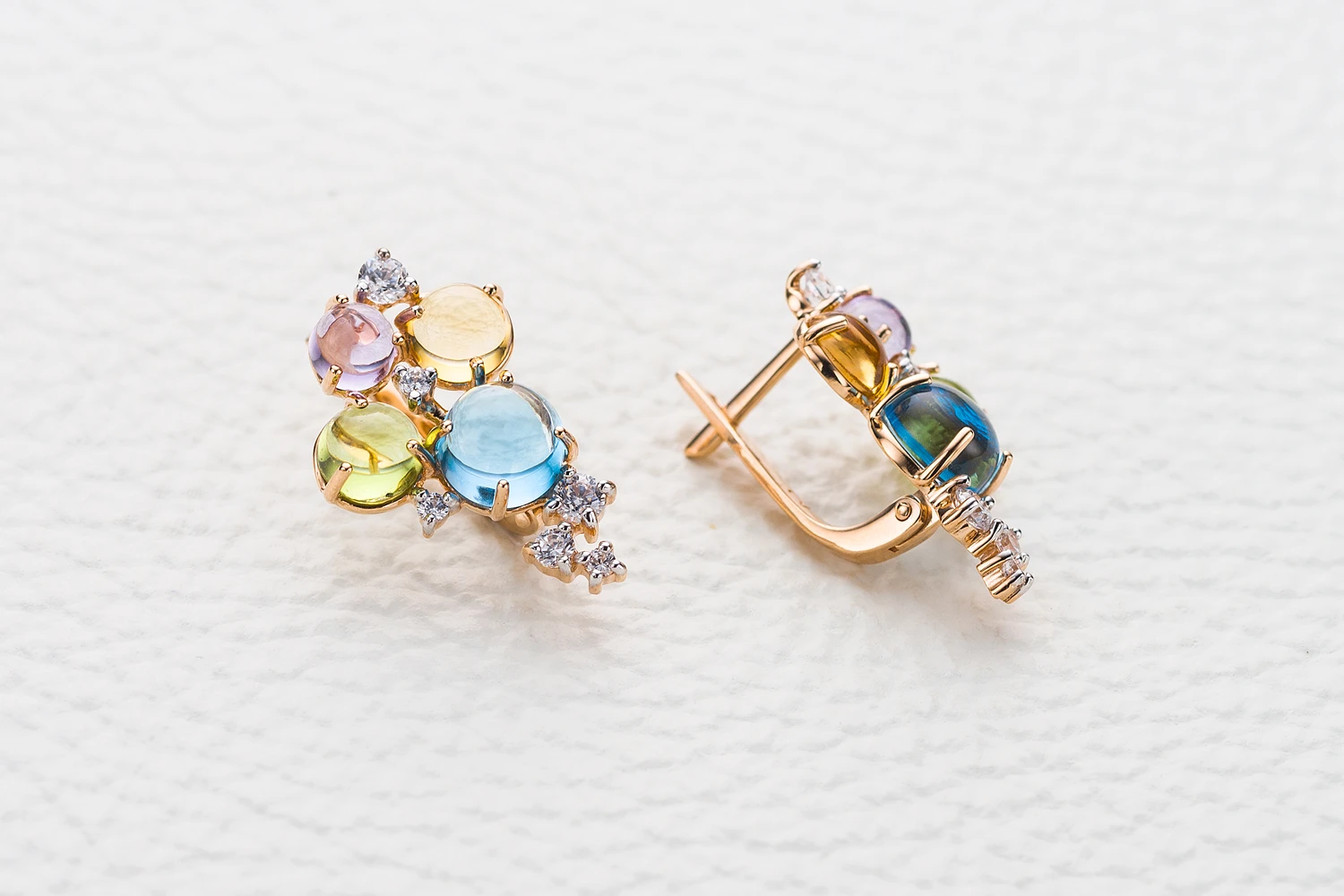 Серьги из красного золота с топазами swiss, хризолитами и цитринами