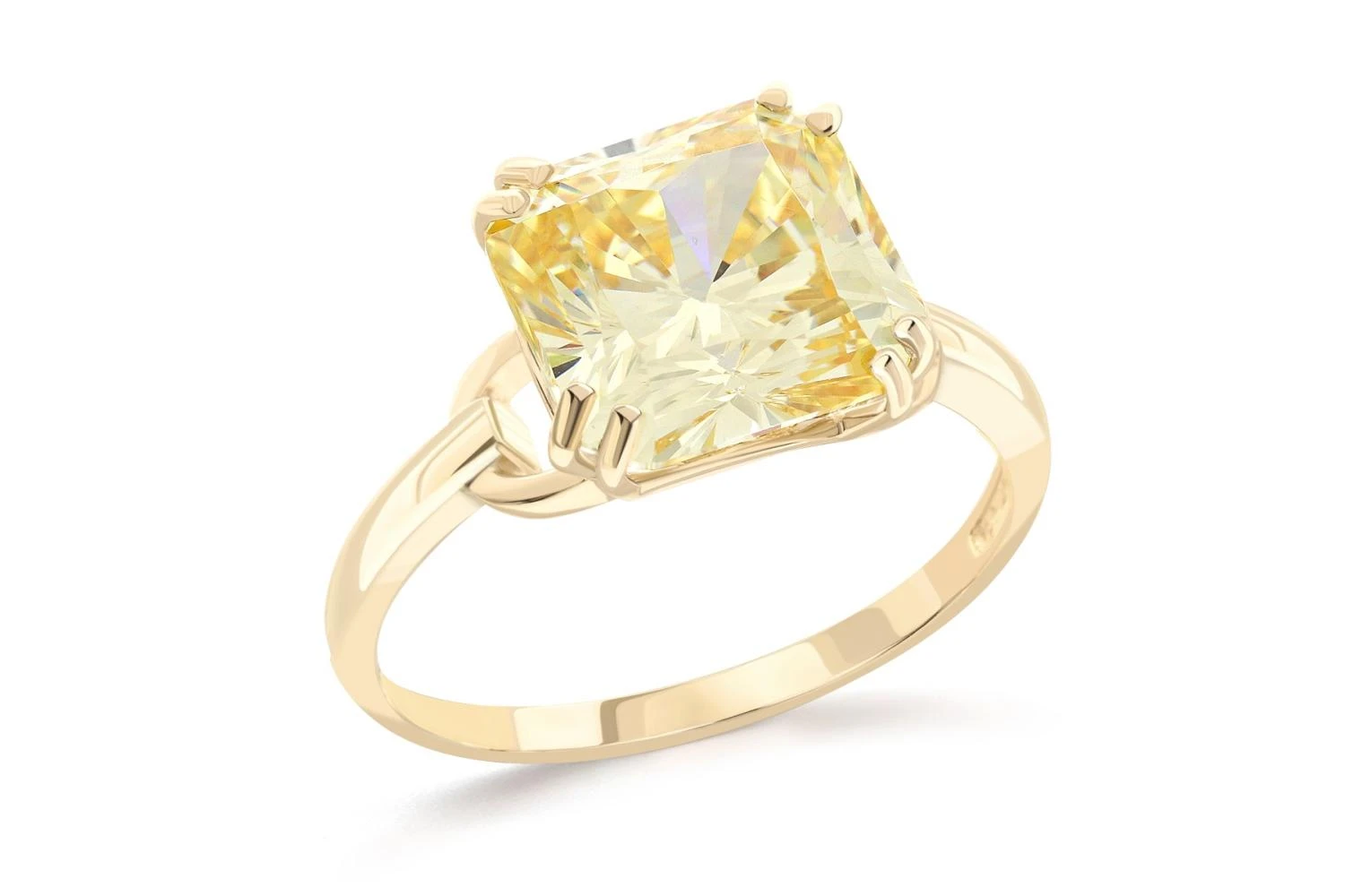 Кольцо из жёлтого золота с фианитом