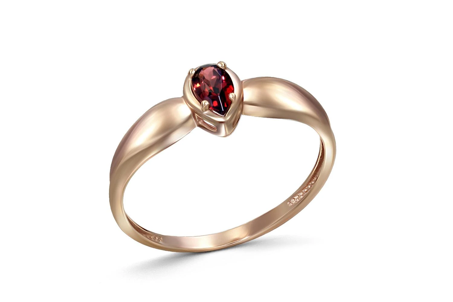Кольцо из красного золота с гранатом