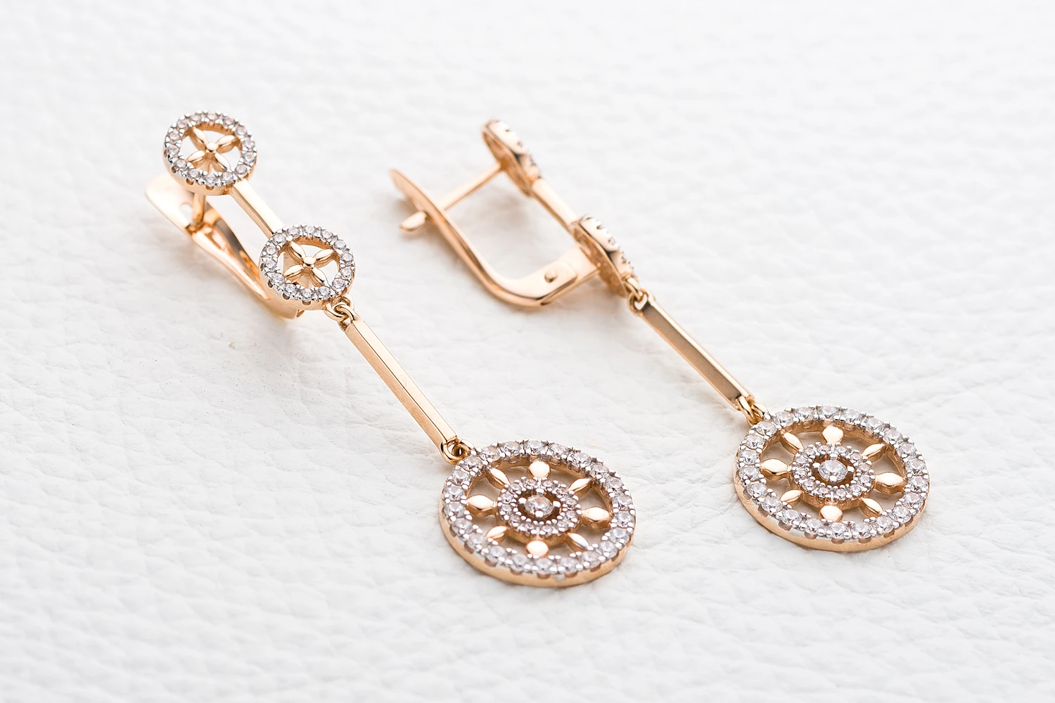 Серьги из красного золота с 126 фианитами