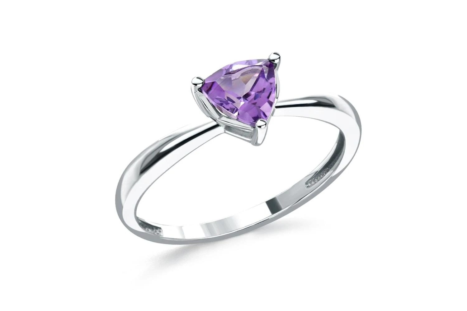 Кольцо из белого золота с аметистом