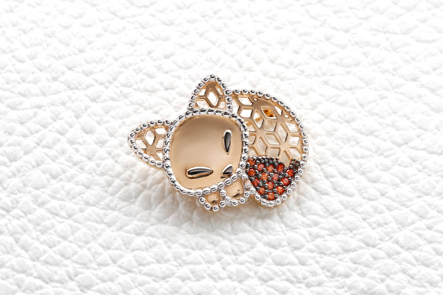 Брошь Лиса из красного золота с 14 фианитами