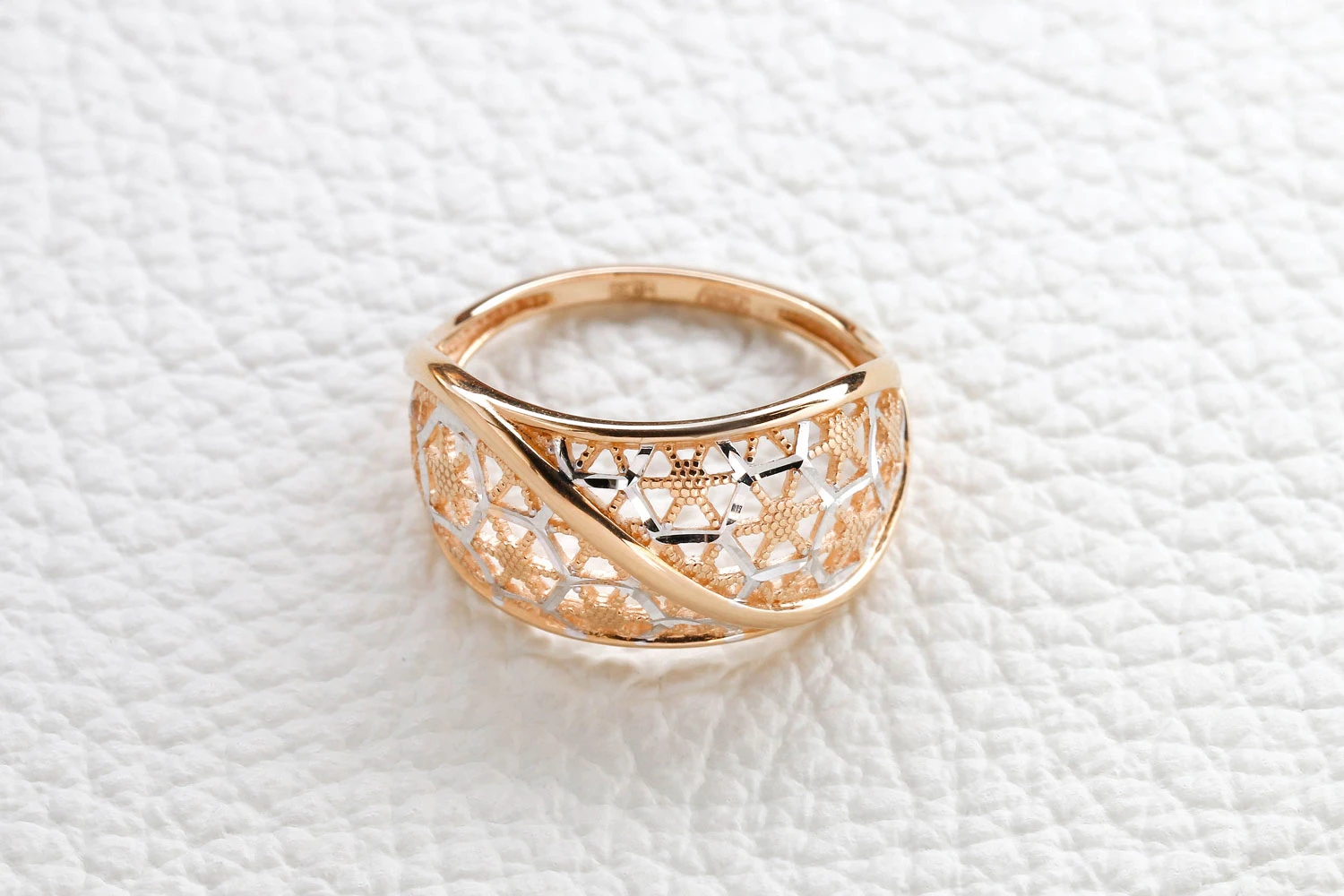 Кольцо из красного золота без вставок