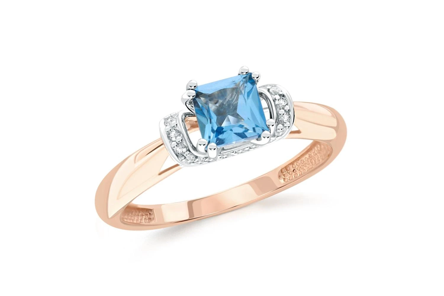 Кольцо из красного золота с топазом swiss и 22 фианитами