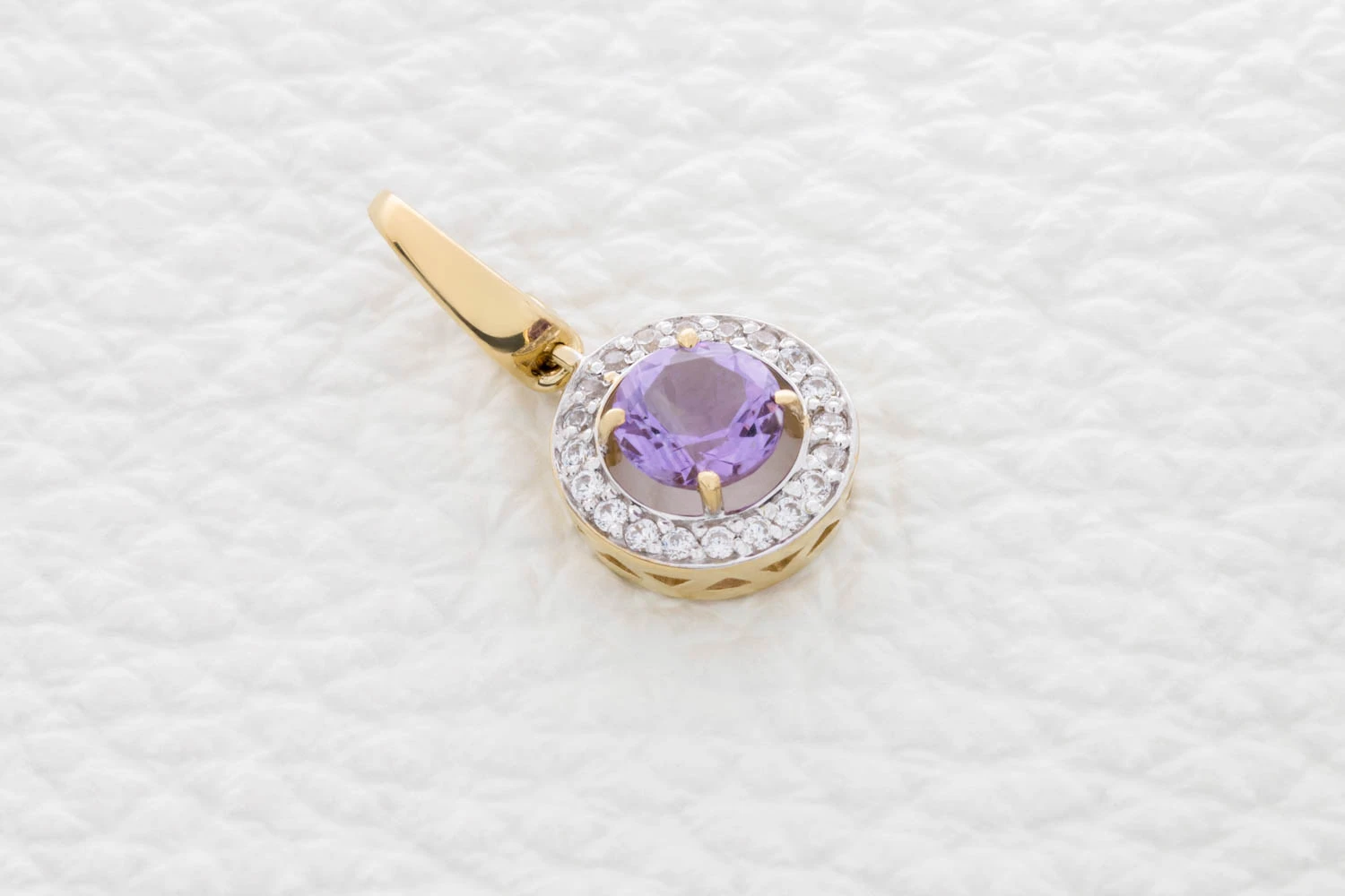 Подвеска из жёлтого золота с 21 аметистами