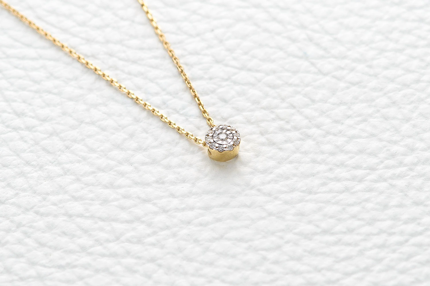 Колье из жёлтого золота с 11 бриллиантами