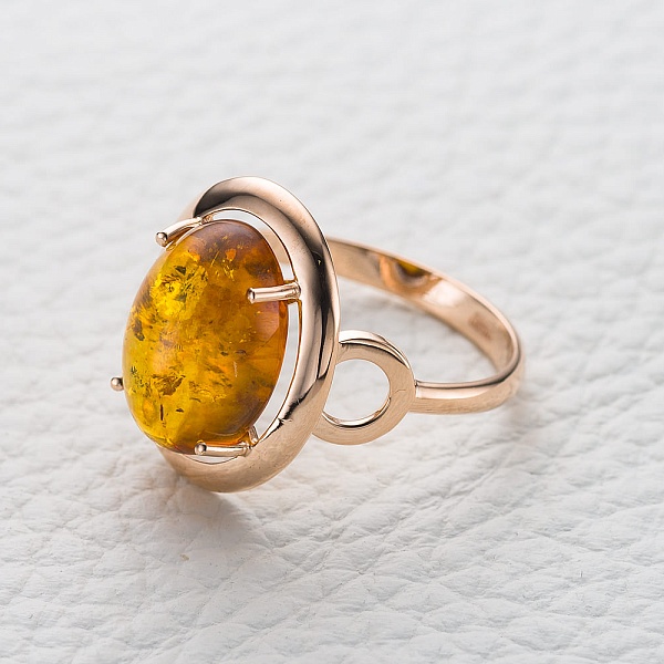 Кольцо из красного золота с янтарём