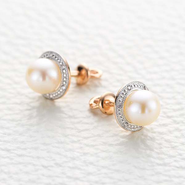 Серьги-пусеты из красного золота с 2 жемчужинами и 12 фианитами