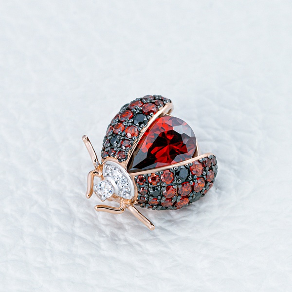 Брошь Божья коровка из красного золота с 66 фианитами