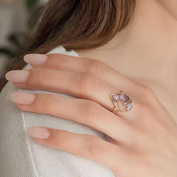 Кольцо из красного золота с 5 аметистами