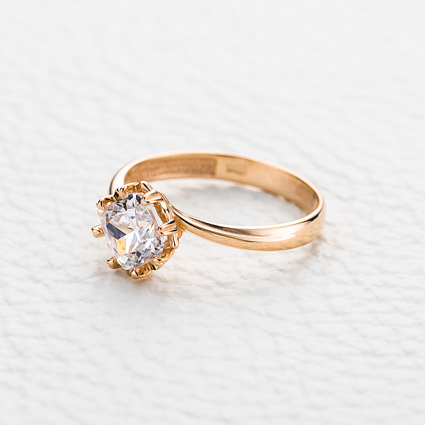 Кольцо из красного золота с кристаллом swarovski