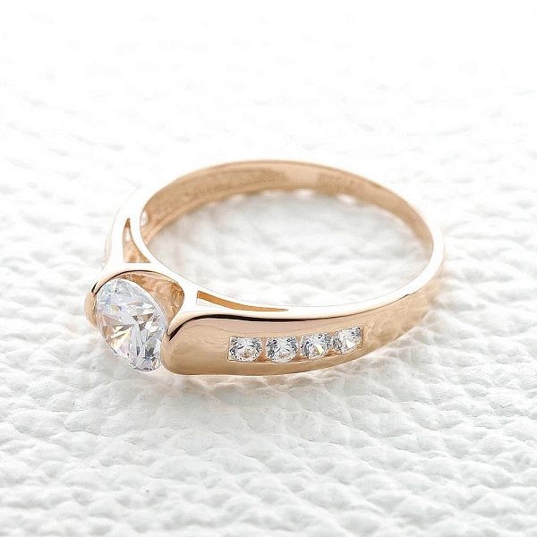 Кольцо из красного золота с 9 кристаллами swarovski
