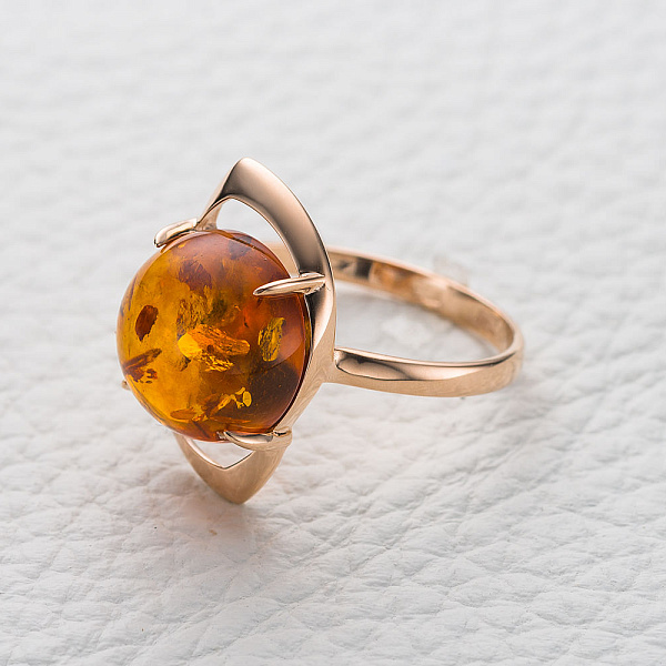 Кольцо из красного золота с янтарём