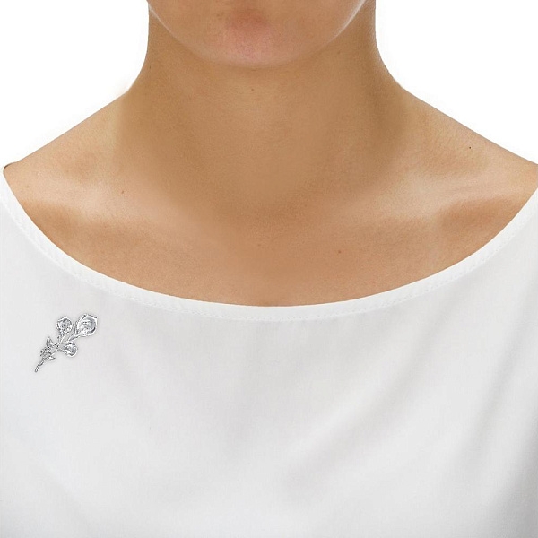 Брошь Цветок из белого золота с 9 бриллиантами